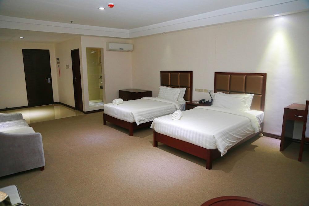 Big Hotel Suites - Room