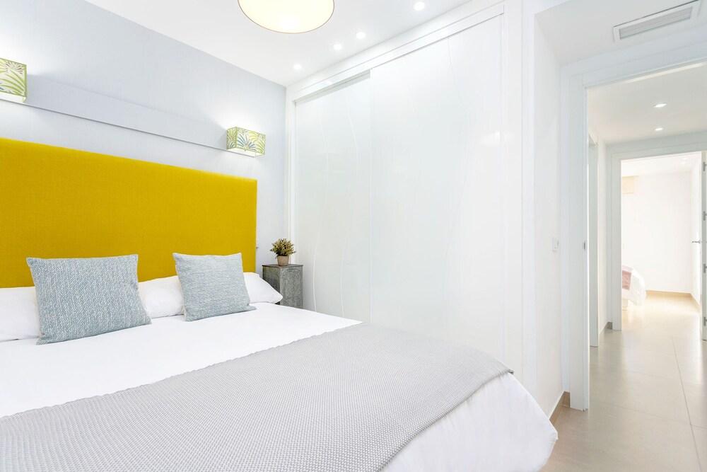 Fabulous 3BD Apartment in the Center of Marbella Near the Beach - Alonso de Bazan - Room
