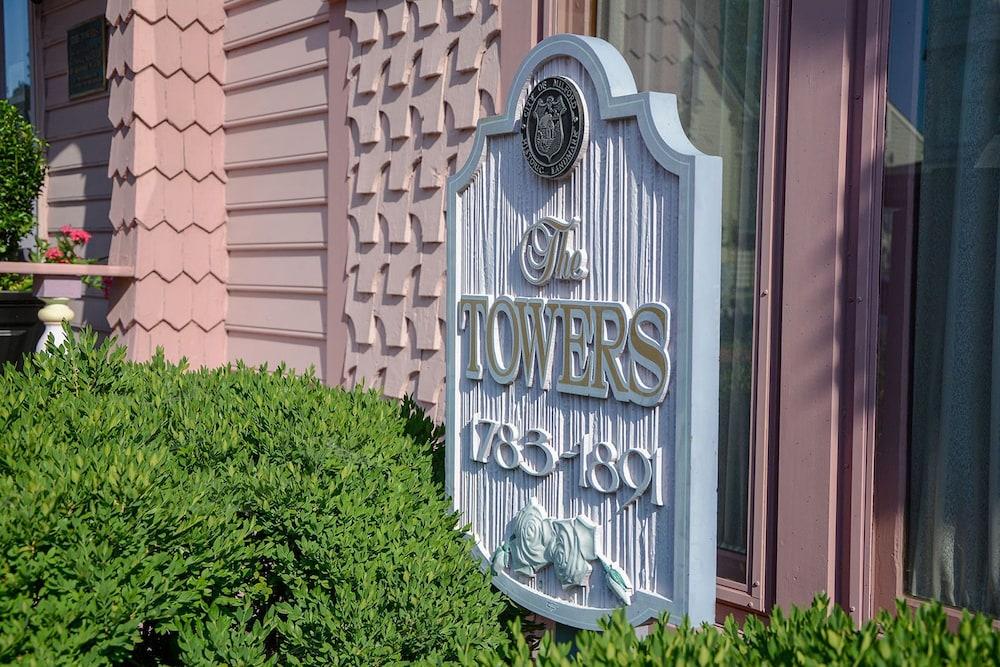 The Towers Bed & Breakfast - Exterior detail