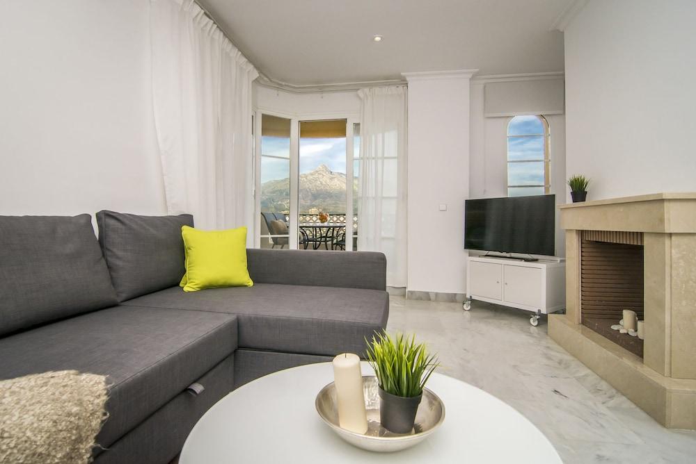 Apartment Senorio Giralda-SAG Roomservice - Living Room