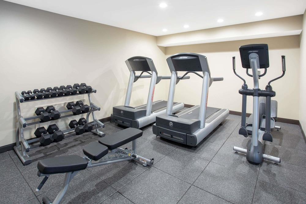 Hawthorn Suites by Wyndham Indianapolis North - Fitness Facility