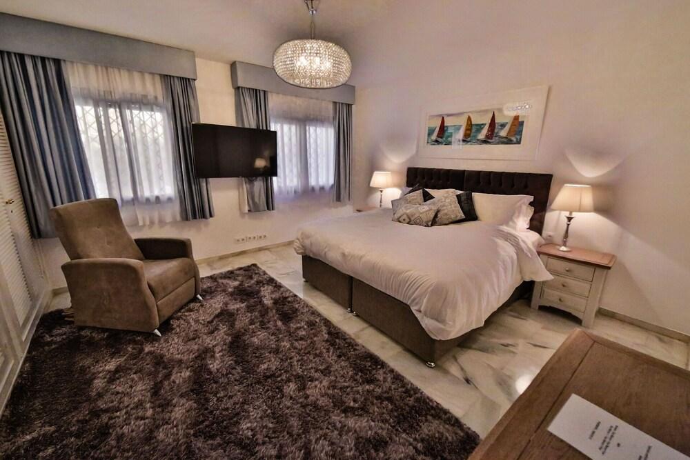 Luxury Apartment On The Golden Mile - Room