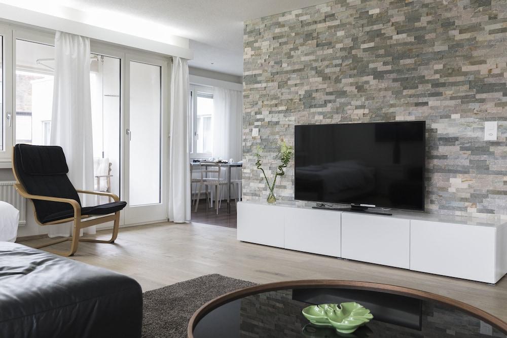 Superb Suite “POCKET WIFI” - Living Area