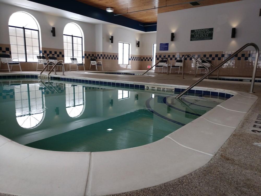 Comfort Inn & Suites Milford / Cooperstown - Indoor Pool