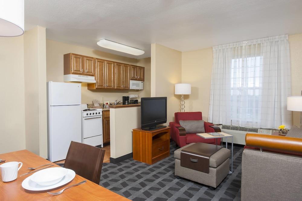 TownePlace Suites by Marriott Indianapolis Park 100 - Room