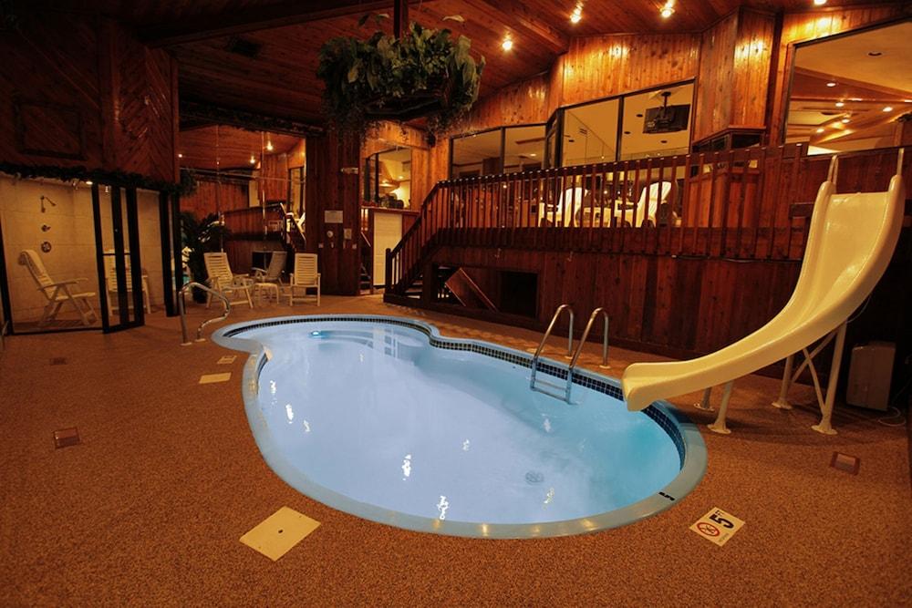 Sybaris Pool Suites Indianapolis - Indoor Pool