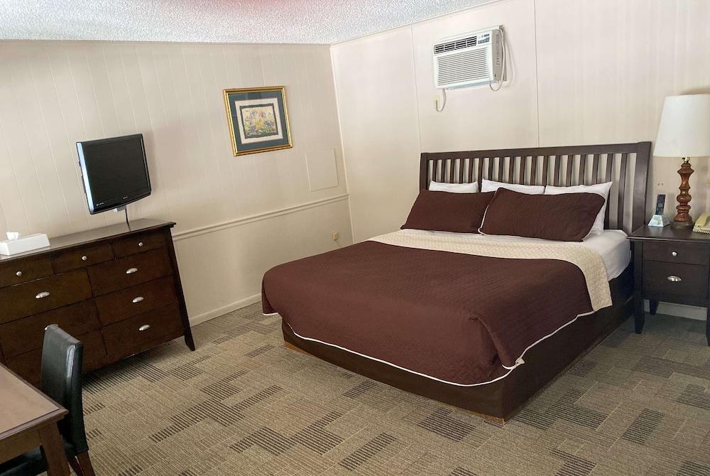 Travelodge by Wyndham Lincoln Near White Mountain - Room