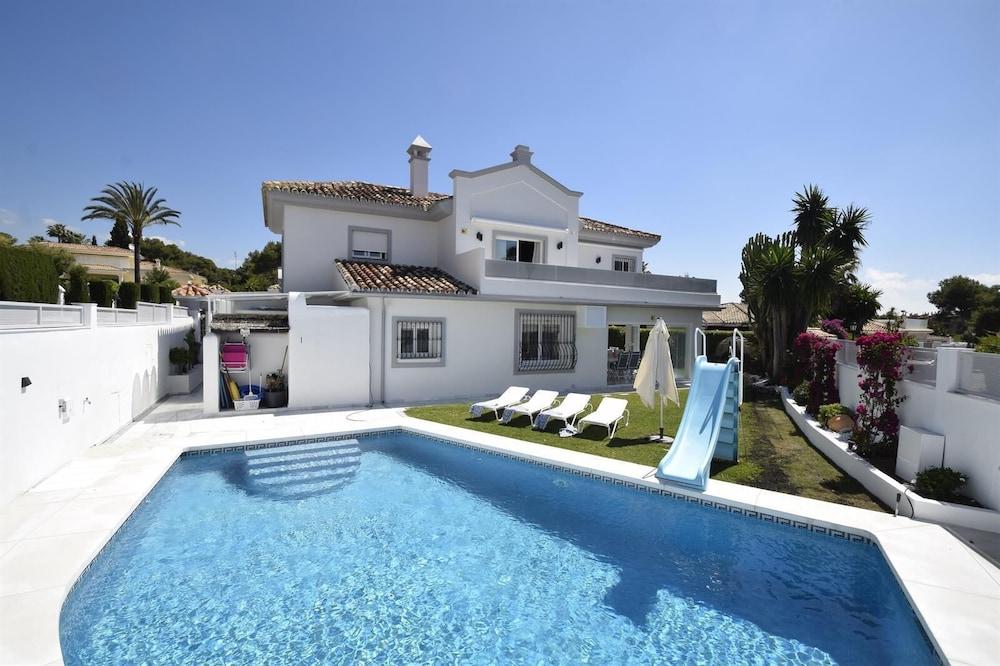 Fabulous Villa 200 M From Beach - Featured Image