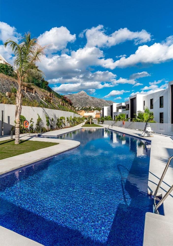 A-VITA Azahar Luxury Apartments - Pool