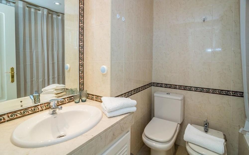 Apartment Senorio Giralda-SAG Roomservice - Bathroom