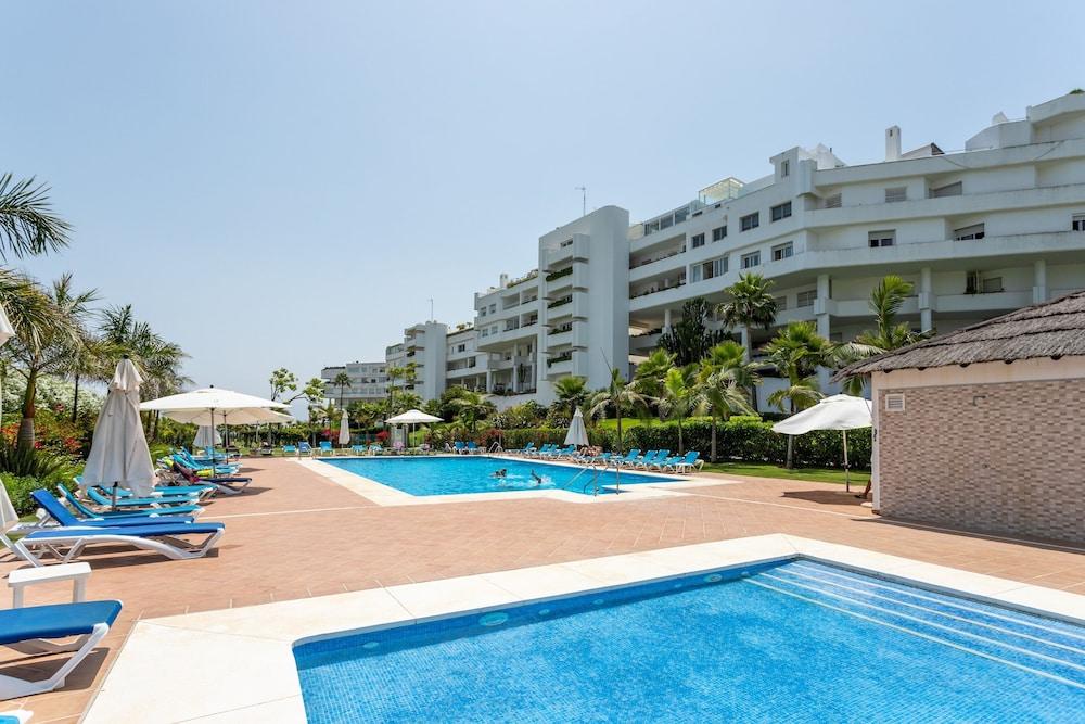 3BD Exclusive Apartment in Guadalmina Beach, Parque del sol - Pool