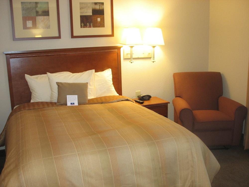 Candlewood Suites Indianapolis Northwest, an IHG Hotel - Room