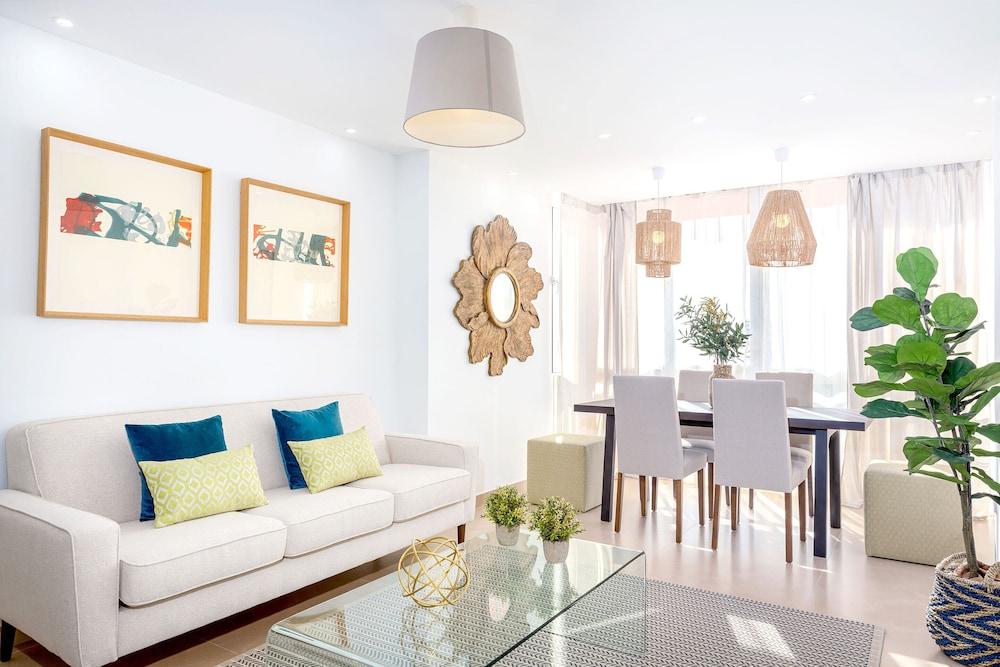 Fabulous 3BD Apartment in the Center of Marbella Near the Beach - Alonso de Bazan - Featured Image