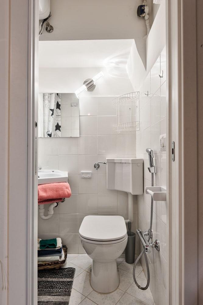 Porta Palazzo Cozy Studio - Bathroom