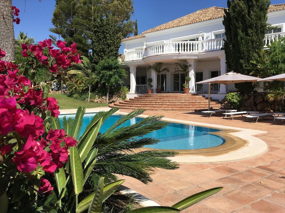 Luxury Villa Puerto Banus - Featured Image