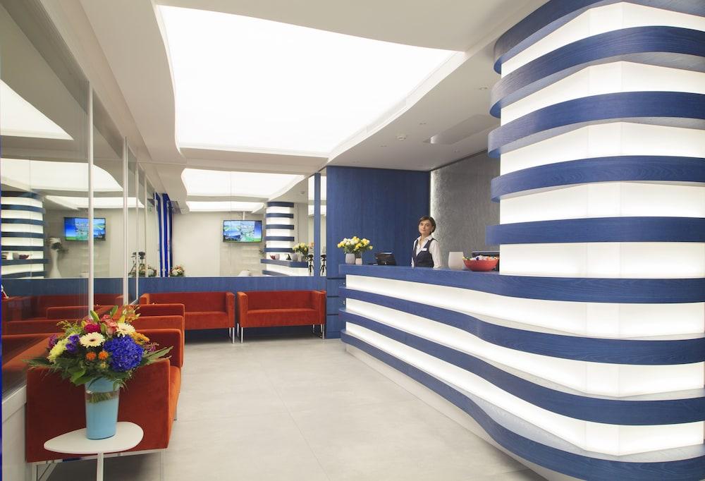 Hotel City Locarno, Design & Hospitality - Interior Entrance