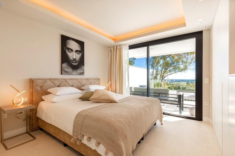 A-VITA Azahar Luxury Apartments - Room