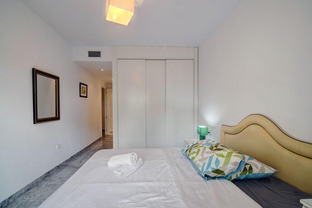 Ground Floor Apartment in Marbella - Room
