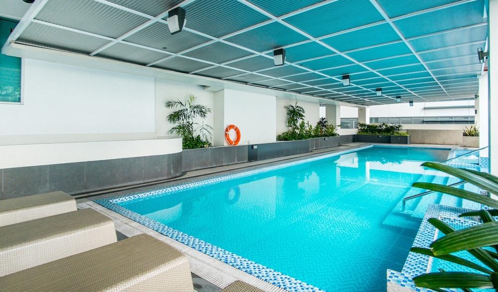ZEN Home Seibu BGC - Indoor Pool