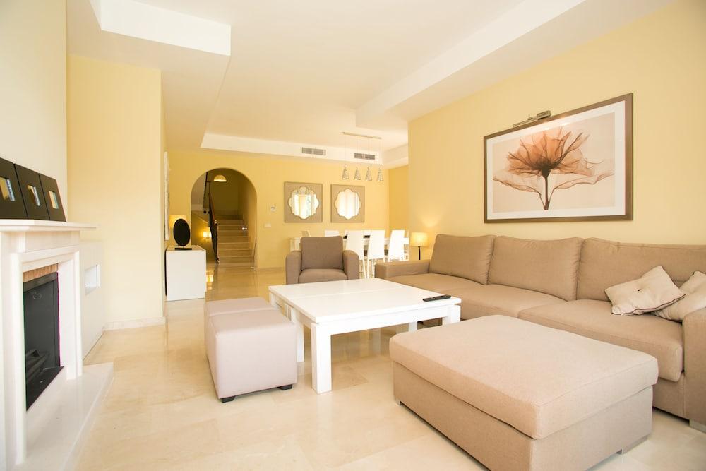 Villas Altos de Marbella - Living Room