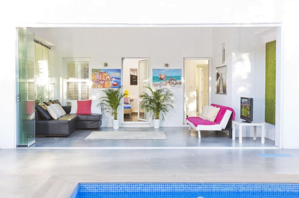 Marbella Golf Villa - Living Area