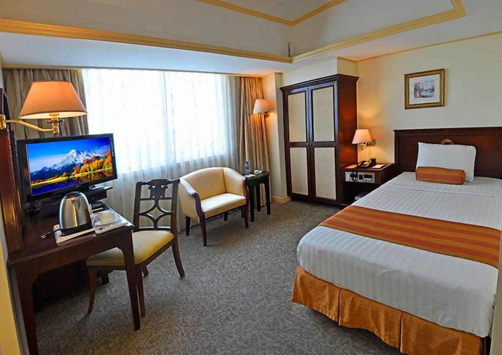 Networld Hotel Spa and Casino - Room
