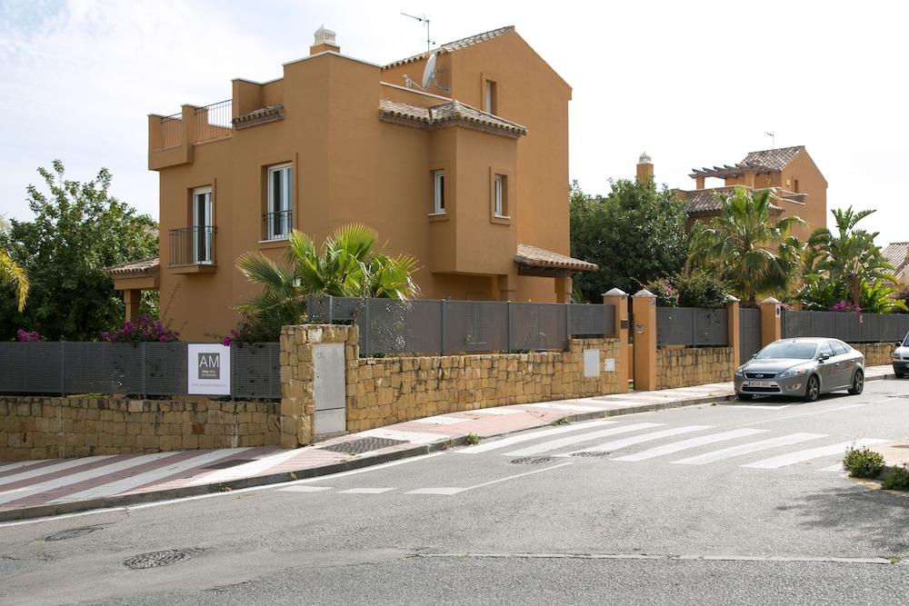 Villas Altos de Marbella - Front of Property