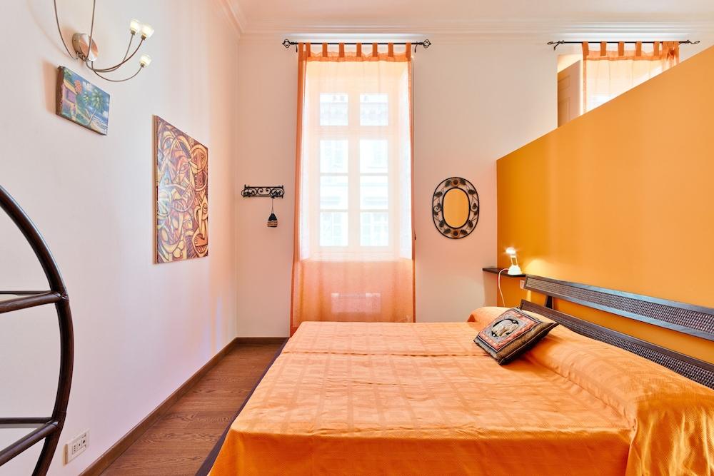 Piazza Vittorio Veneto Exclusive Apartment - Room