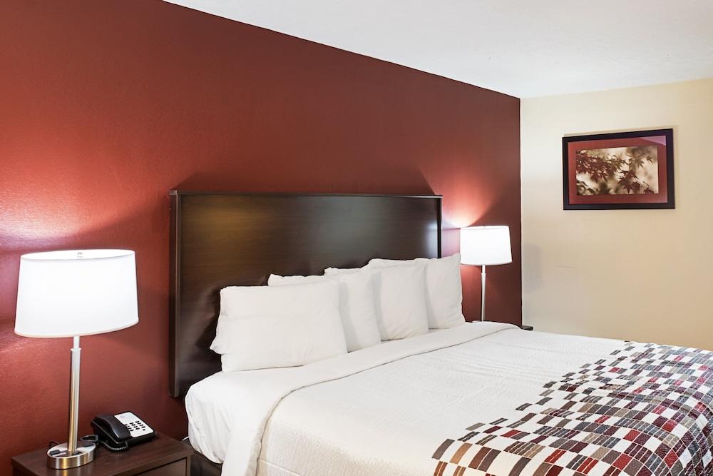 Red Roof Inn Indianapolis East - Featured Image