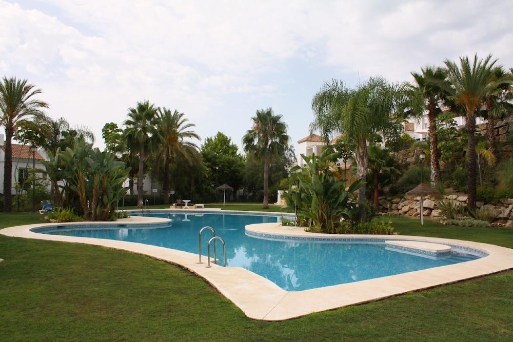 Villa Aries - Outdoor Pool