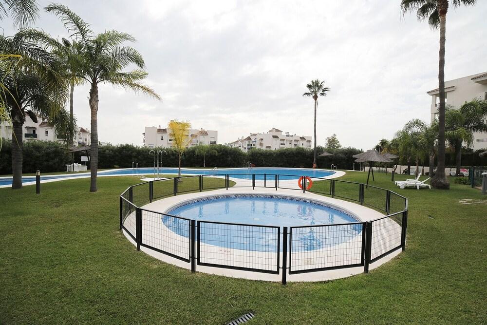 Ground Floor Apartment in Marbella - Outdoor Pool