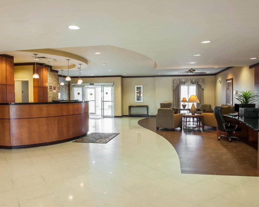 Comfort Suites Southport - Lobby