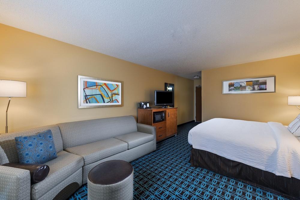 Fairfield Inn & Suites by Marriott St Petersburg Clearwater - Room