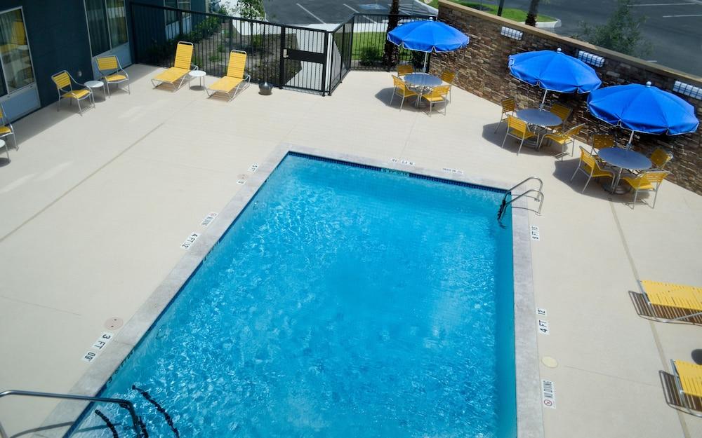 Fairfield Inn & Suites San Antonio Brooks City Base - Outdoor Pool