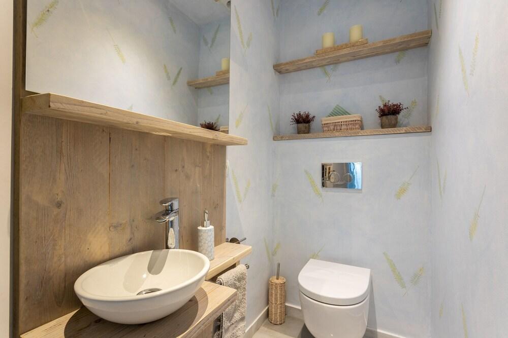 3BD Exclusive Apartment in Guadalmina Beach, Parque del sol - Bathroom