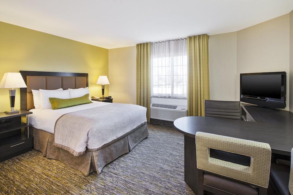 Candlewood Suites Indianapolis Airport, an IHG Hotel - Room