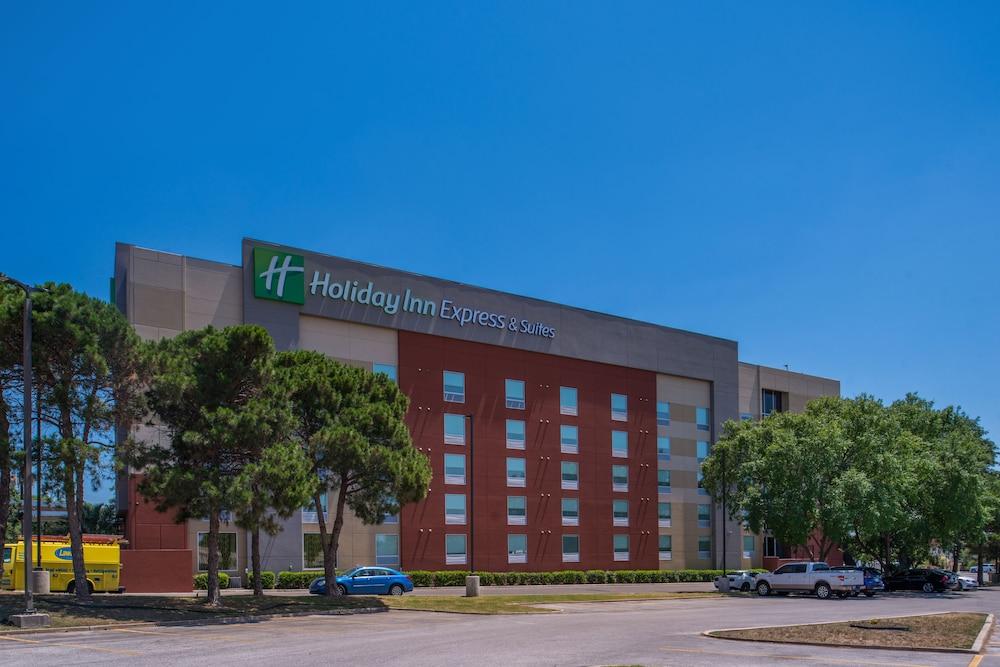 Holiday Inn Express & Suites San Antonio Medical-Six Flags, an IHG Hotel - Exterior