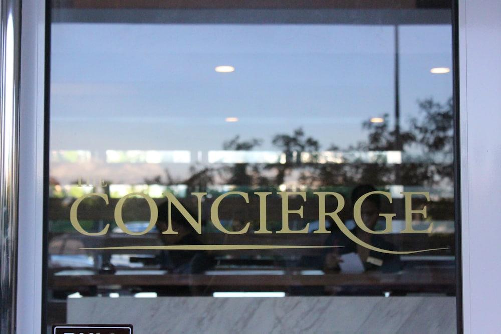 The Concierge at Sea Residences - Reception