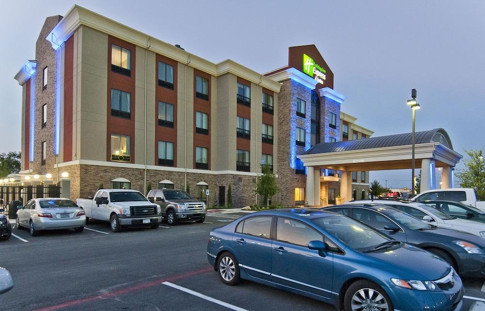 Holiday Inn Express & Suites San Antonio SE By At&t Center, an IHG Hotel - Exterior