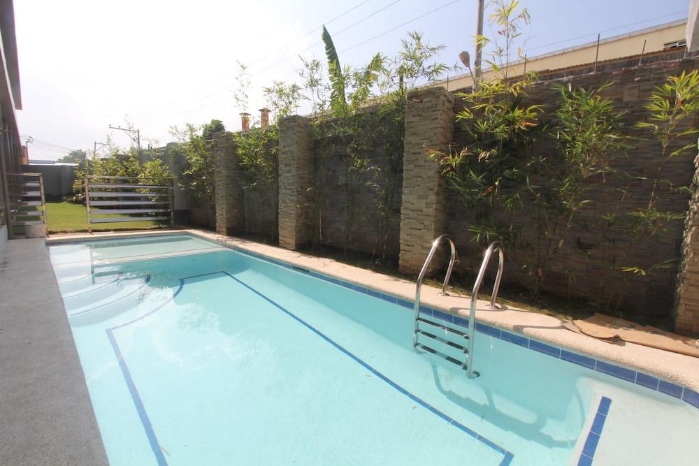 Grand Apartelle - Outdoor Pool