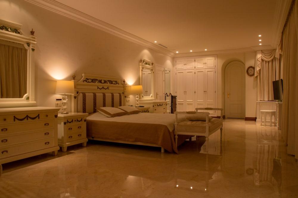 Luxury Villa Puerto Banus - Room