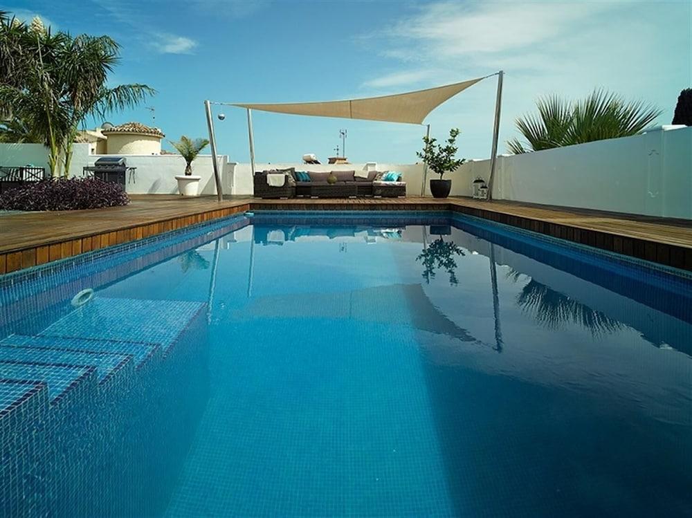 Great Beach Side Villa – Semi Heated Pool - Outdoor Pool