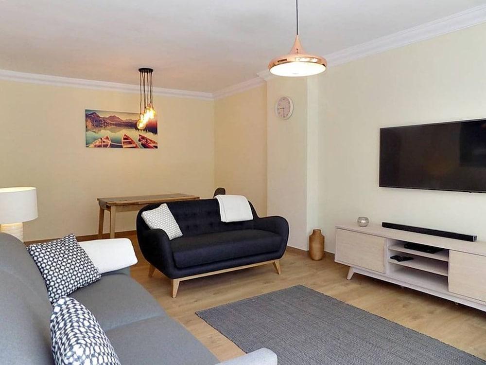 Marbella Golden Mile Luxury Apartment - Living Room