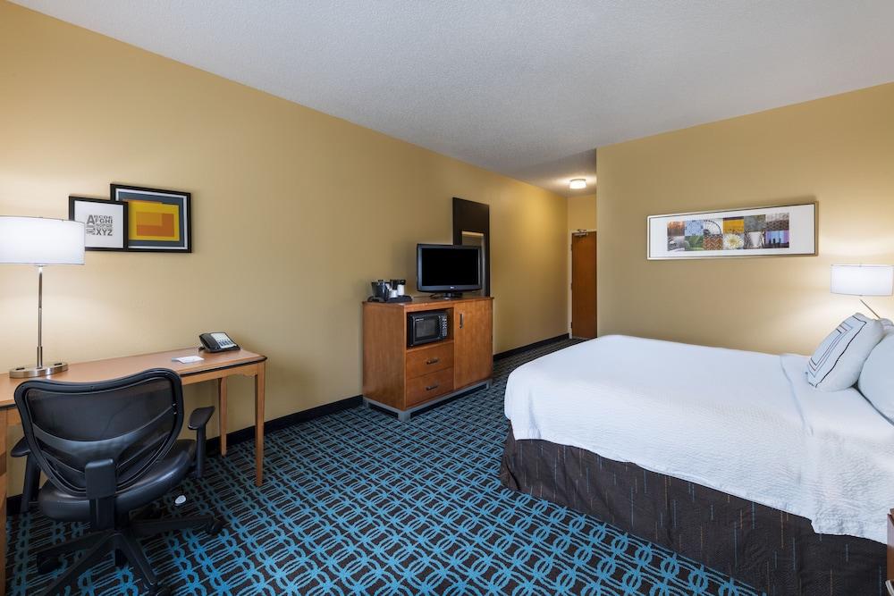 Fairfield Inn & Suites by Marriott St Petersburg Clearwater - Room