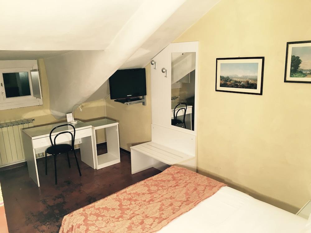 Hotel Artuà & Solferino - Room