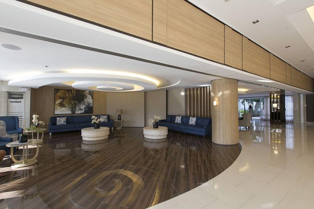 La Vista Luxury Shell Residences - Lobby Sitting Area