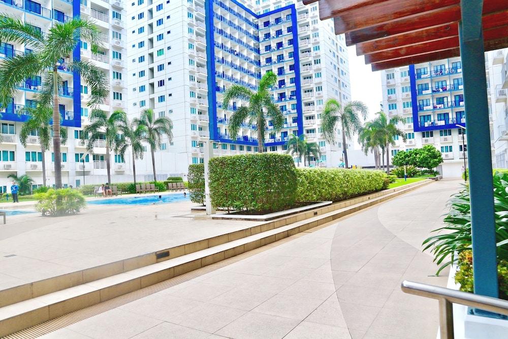 CondoDeal at Sea Residences - Property Grounds
