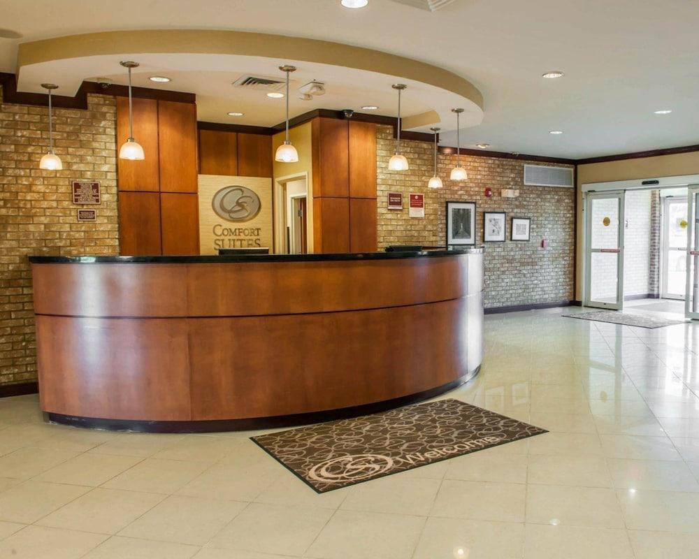 Comfort Suites Southport - Featured Image