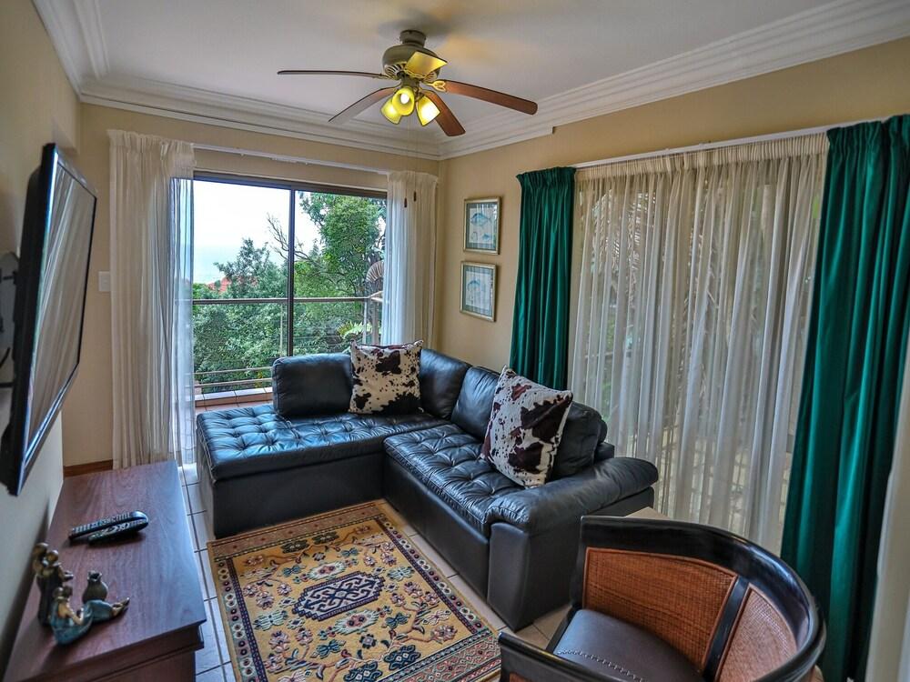 Milkwood, 3 Bedroom, 3 Bathroom Home, Zimbali Coastal Resorts - Living Area