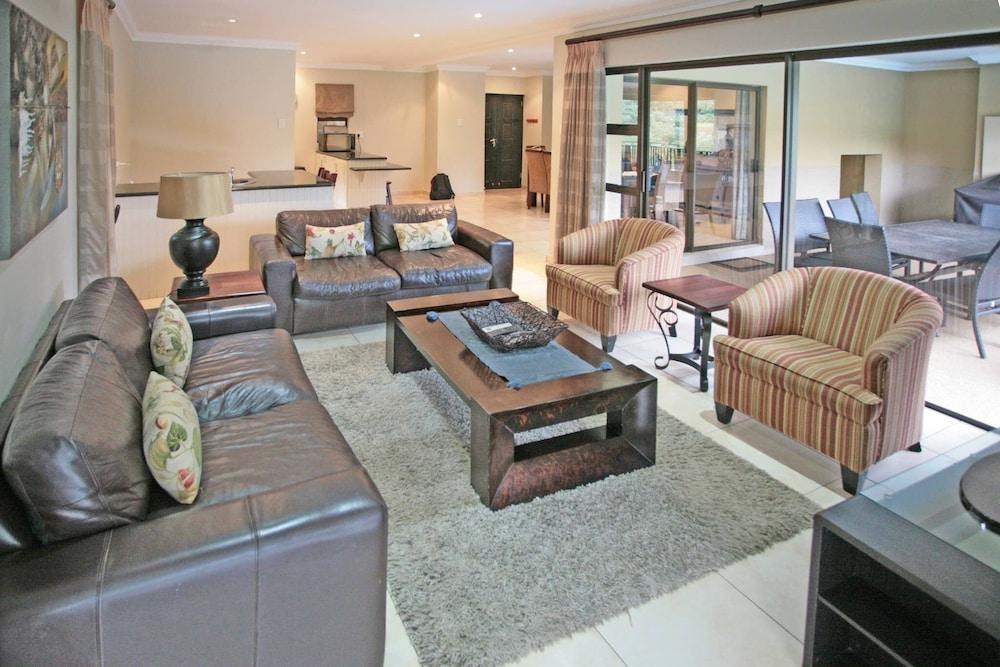 Sagewood, Zimbali Coastal Resort - 5 Bedroom Home - Living Area